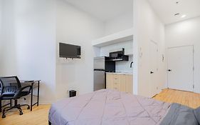 Magnificent Studio With Free Parking Near Downtown